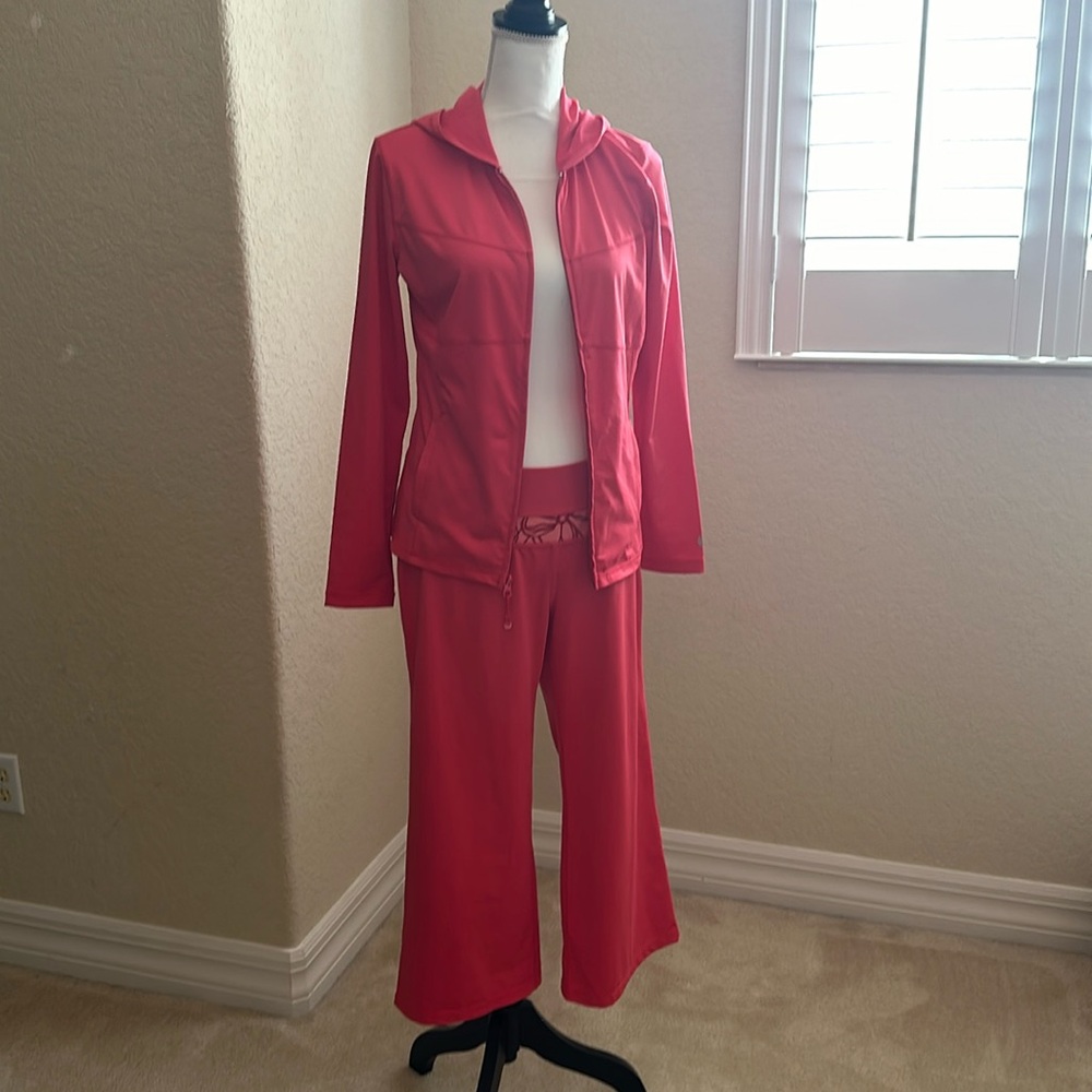 EUC New York and Company In Motion Capri track suit size medium